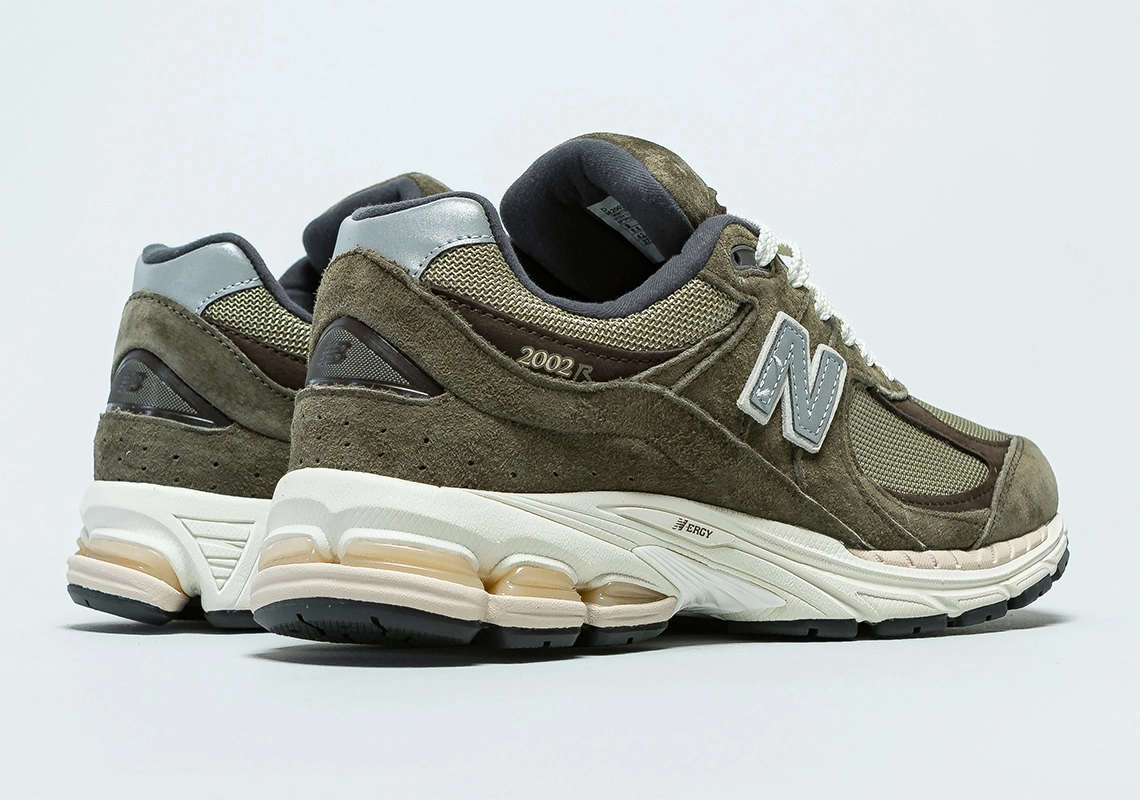 new balance look like balenciaga