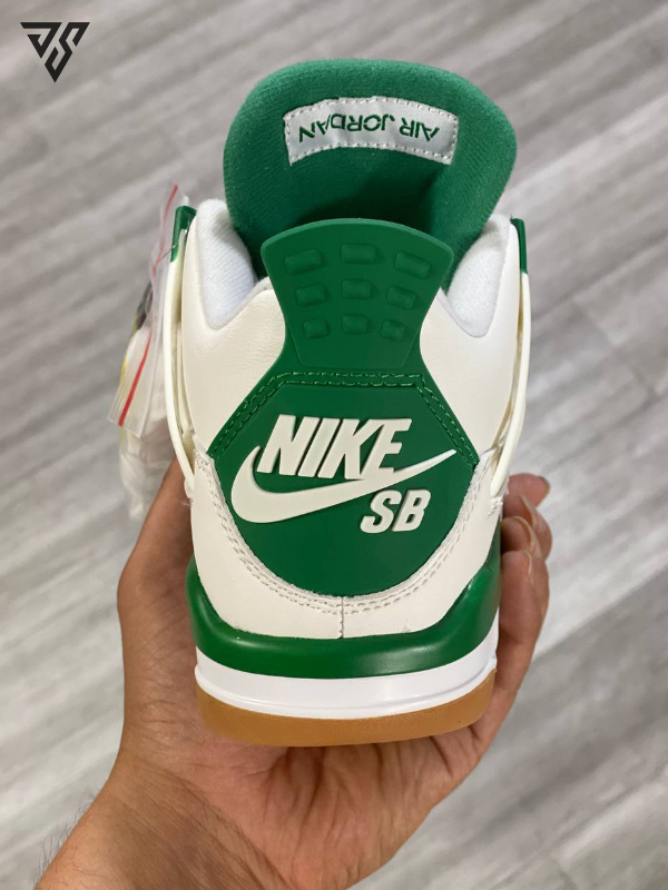 کتونی نایک ایر جردن 4 رترو Nike Air Jordan 4 Retro SB Pine Green