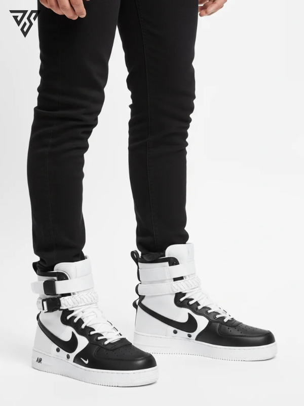کتونی ساقدار مردانه نایک ایر فورس 1 سفید مشکی Nike Air Force 1 High کتونی ساقدار مردانه نایک ایر فورس 1 سفید مشکی Nike Air Force 1 High