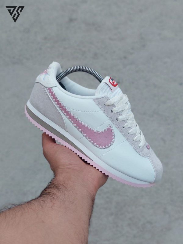کتونی زنانه نایک کورتز ولنتاین ( Nike Cortez ) کتونی زنانه نایک کورتز ولنتاین ( Nike Cortez )