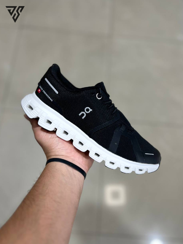 کتونی آن رانینگ کلود 6 مشکی سفید ( On Running Cloud 6 ) کتونی آن رانینگ کلود 6 مشکی سفید ( On Running Cloud 6 )