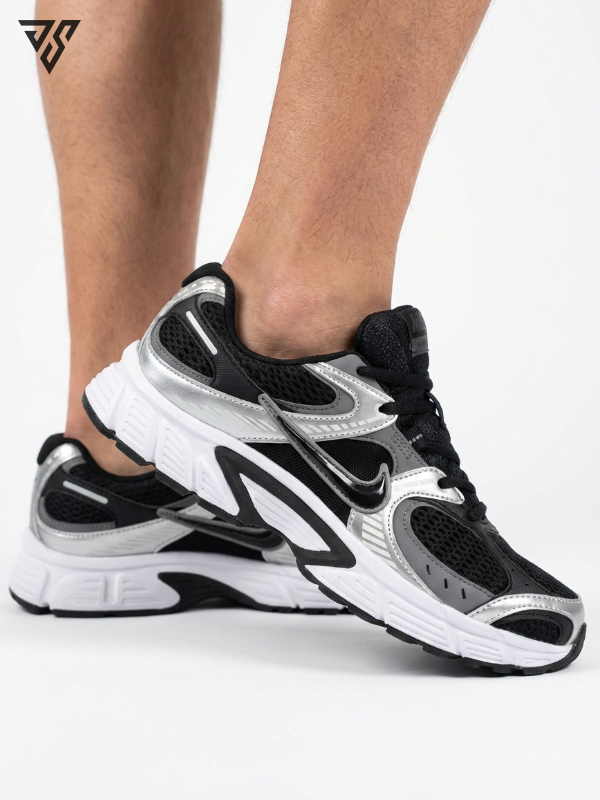 کتونی مردانه نایک وی 5 رانر ( Nike V5 RNR ) کتونی مردانه نایک وی 5 رانر ( Nike V5 RNR )