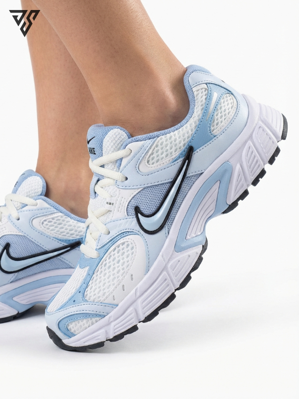 کتونی زنانه نایک وی 5 رانر آبی سفید ( Nike V5 RNR ) کتونی زنانه نایک وی 5 رانر آبی سفید ( Nike V5 RNR )