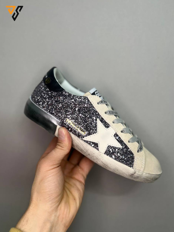 کتونی زنانه گلدن گوس سوپر استار طوسی نقره ای ( Golden Goose Super Star ) کتونی زنانه گلدن گوس سوپر استار طوسی نقره ای ( Golden Goose Super Star )